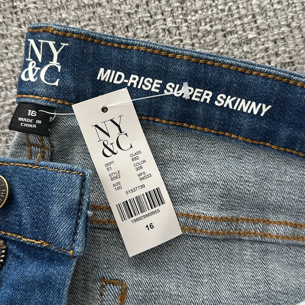 Mid Rise Skinny Jeans - Picture 9 of 9